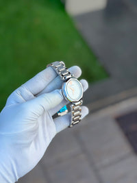 Women’s Classic Analog Quartz Wrist Watch with Elegant Dial Design