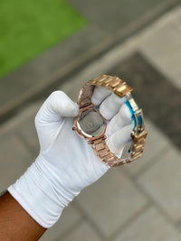 Women’s Classic Analog Quartz Wrist Watch with Elegant Dial Design